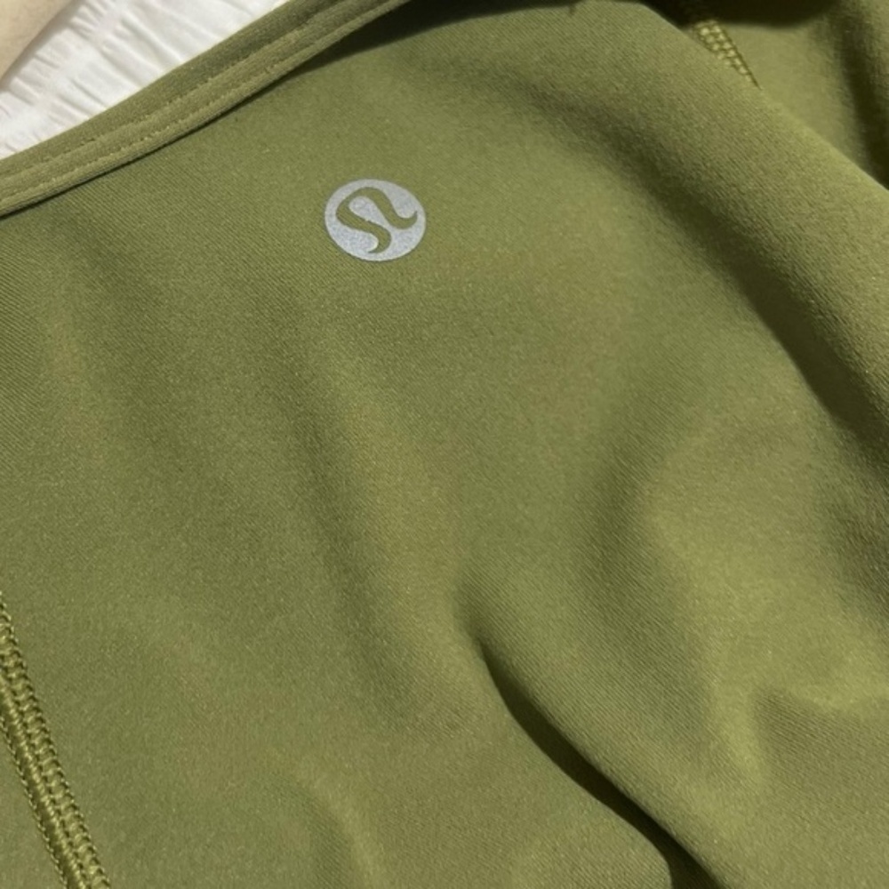 Lululemon Align tee Green Slim fit Cropped length Nulu Sz 2 - Picture 6 of 7